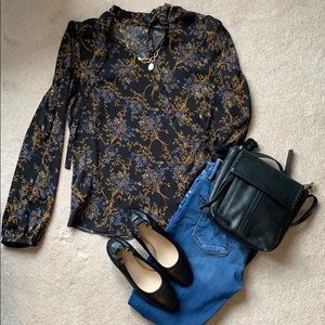 Classic and versatile blouse